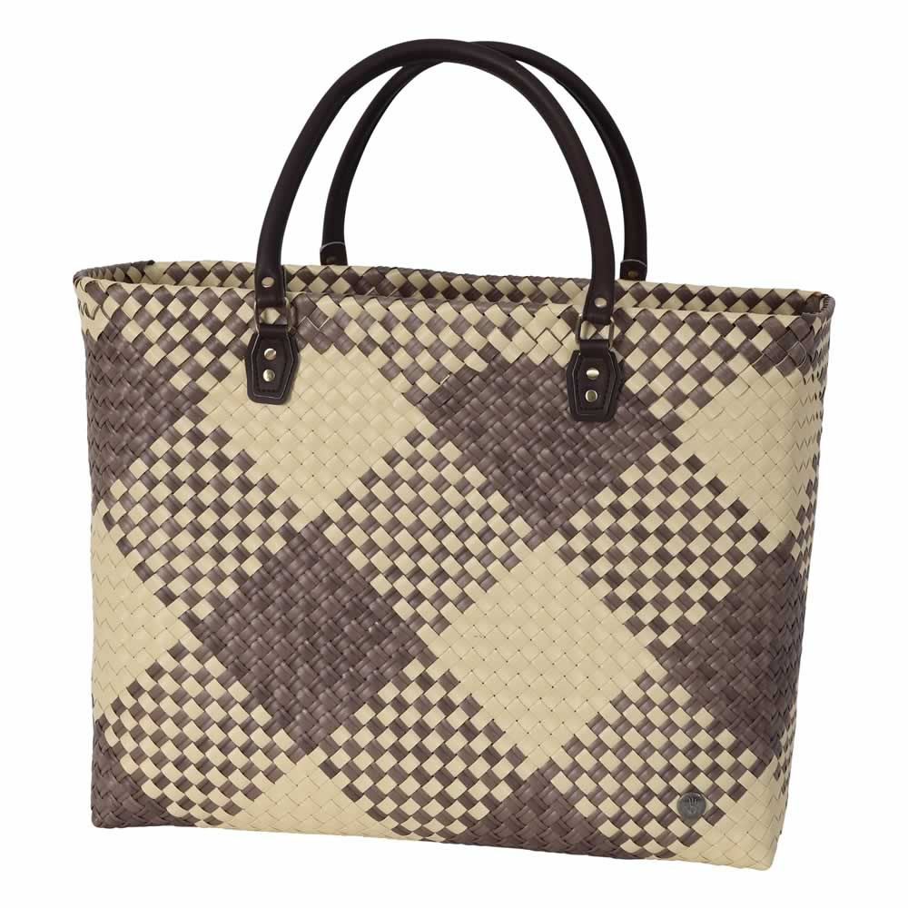 Handed by Shopper Avenue